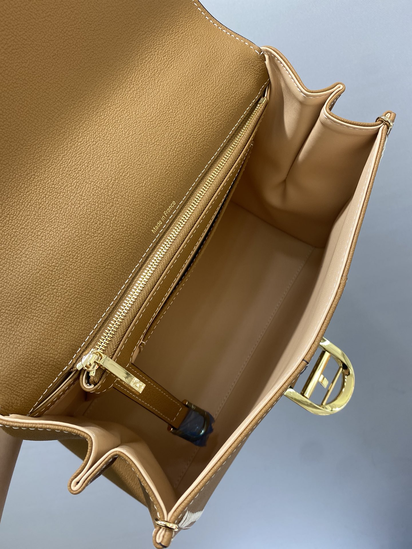 델보 브리앙 박스백 미듐